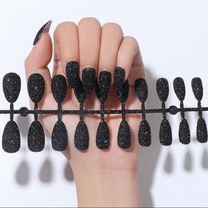 NWT black glitter nails
